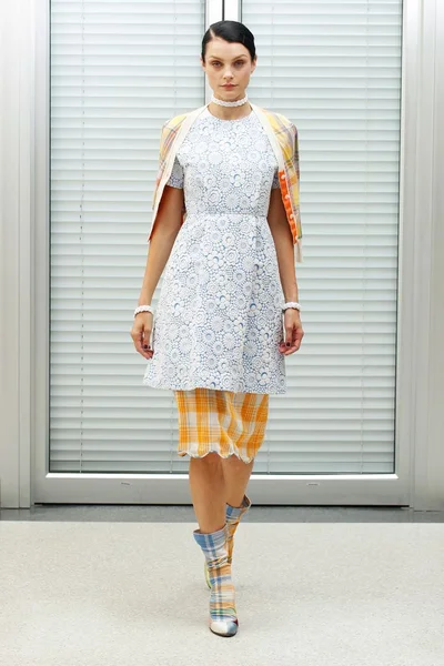 Look 25